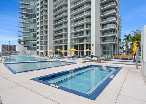 Tiny photo for 92 SW 3rd St #2510, Miami, FL 33130 (MLS # A12008911)
