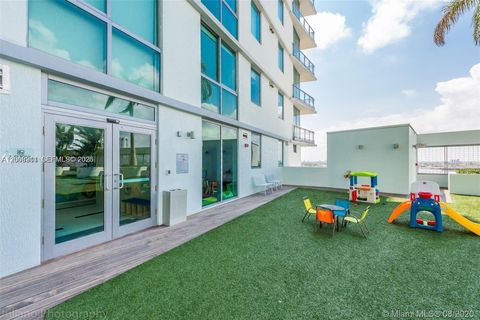 Tiny photo for 92 SW 3rd St #2510, Miami, FL 33130 (MLS # A12008911)