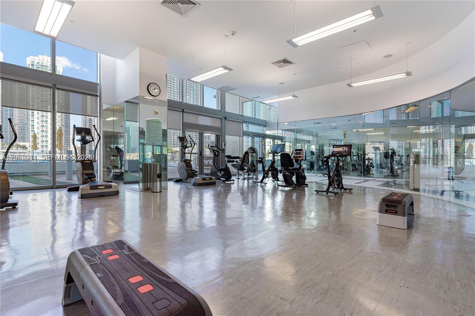 MINT CONDO - Residential