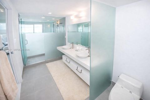Tiny photo for 92 SW 3rd St #2510, Miami, FL 33130 (MLS # A12008911)