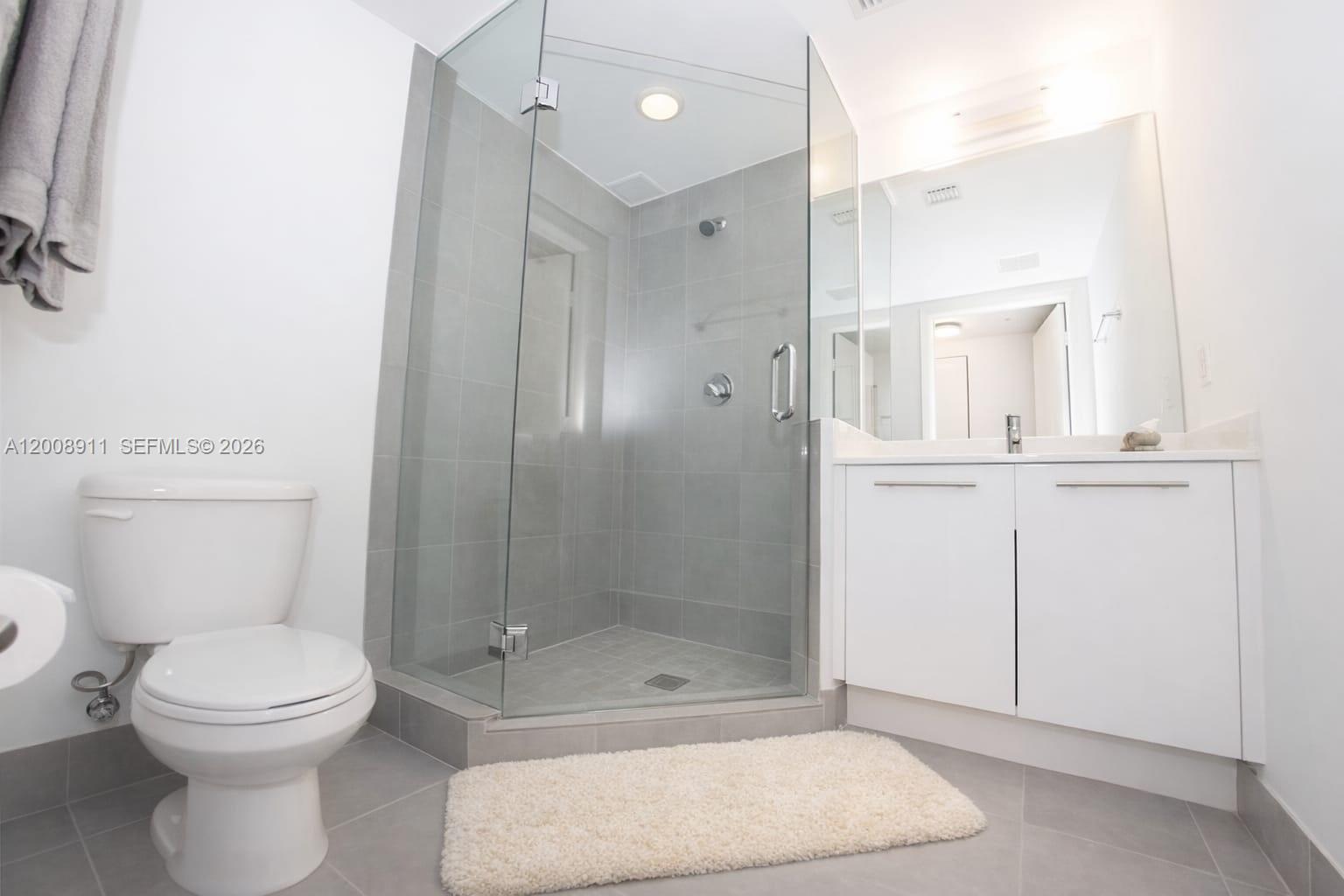 MINT CONDO - Residential