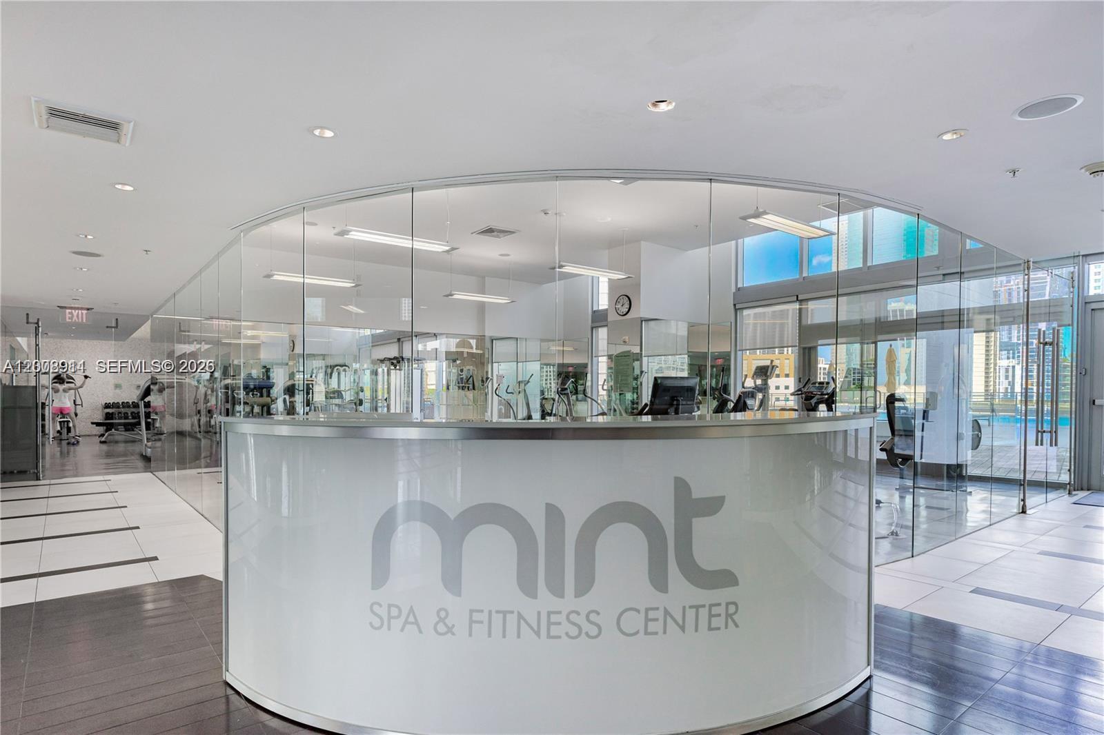 MINT CONDO - Residential