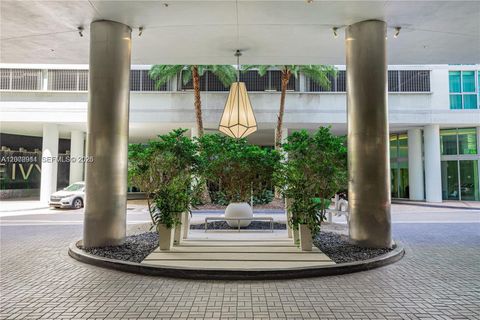 Tiny photo for 92 SW 3rd St #2510, Miami, FL 33130 (MLS # A12008911)