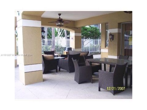 Condominium in Hollywood FL 450 Park Rd 14.jpg