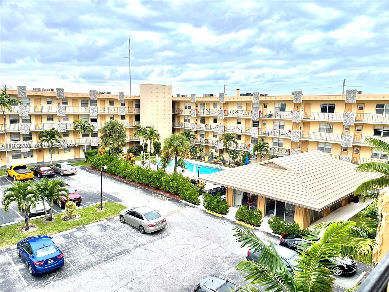 WARRENTON HOUSE CONDO - Residential