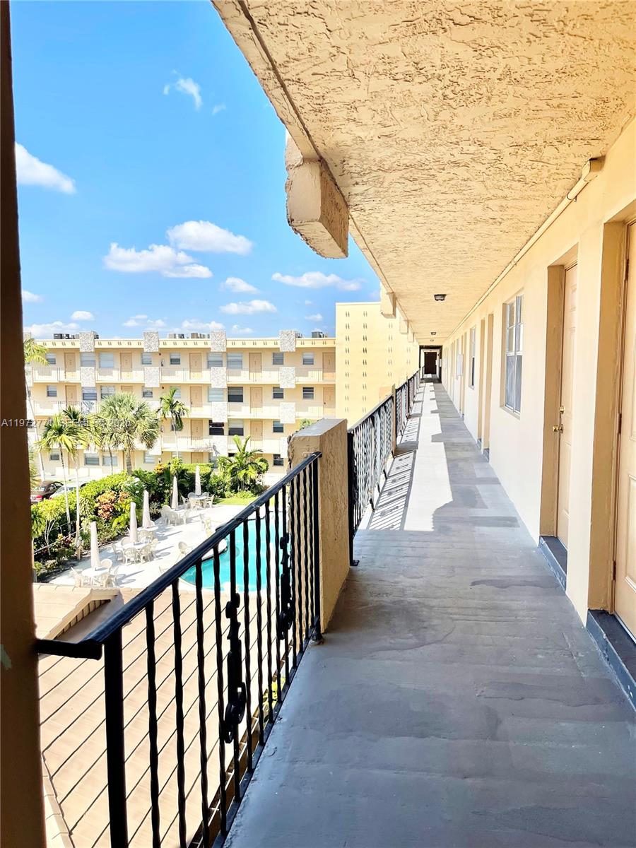 WARRENTON HOUSE CONDO - Residential