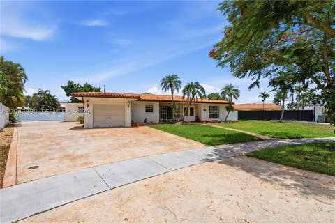 Tiny photo for 8197 W 14th Ct, Hialeah, FL 33014 (MLS # A12042390)
