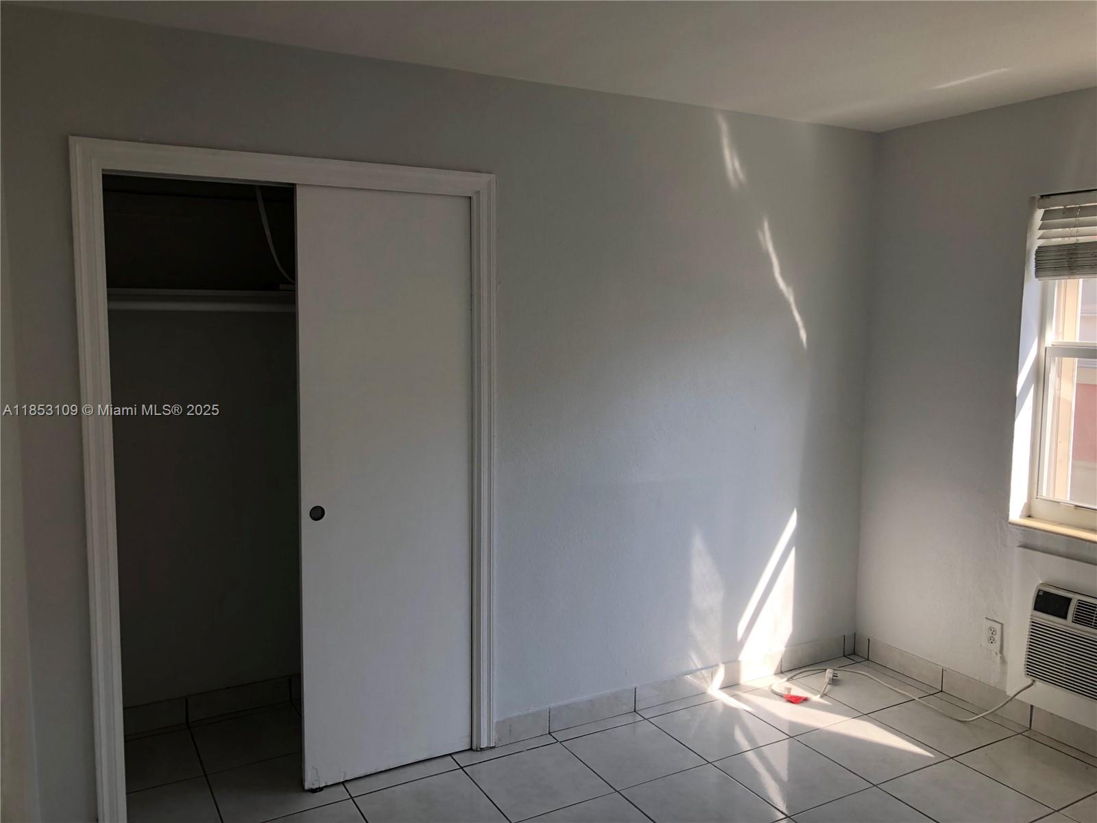 HOLLYWOOD - Residential Lease