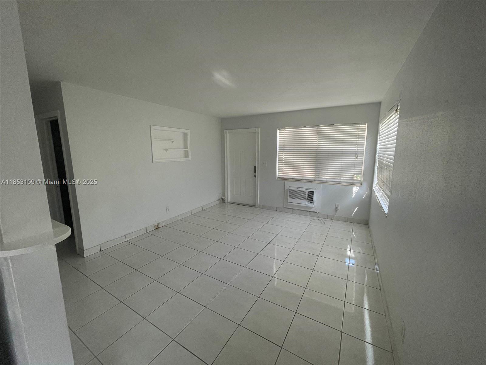 HOLLYWOOD - Residential Lease