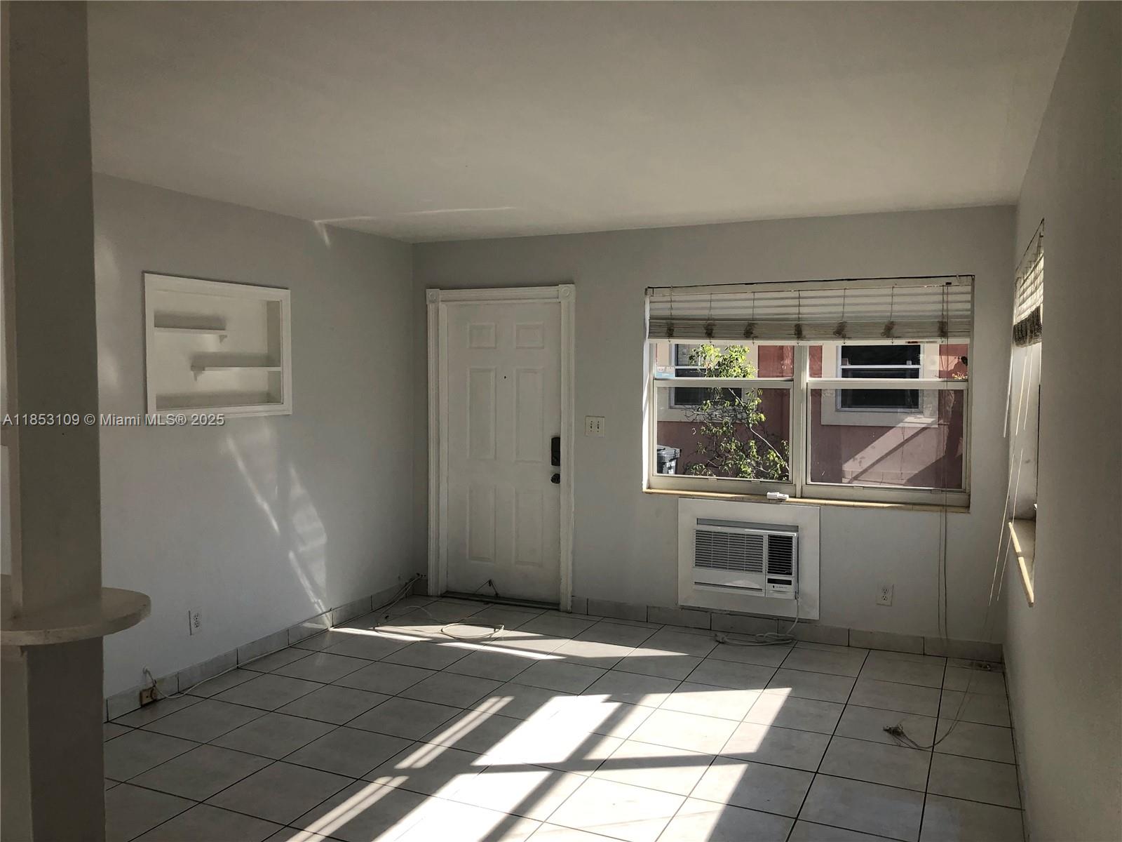 HOLLYWOOD - Residential Lease