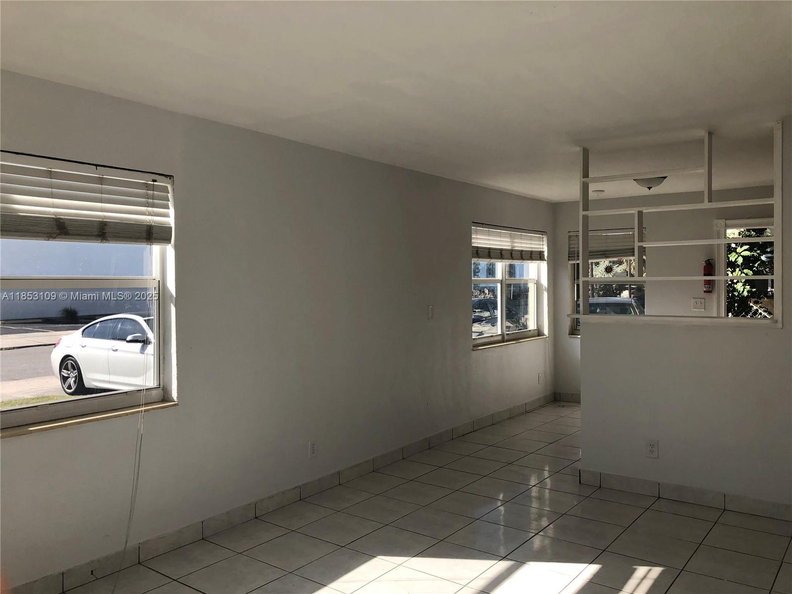 HOLLYWOOD - Residential Lease