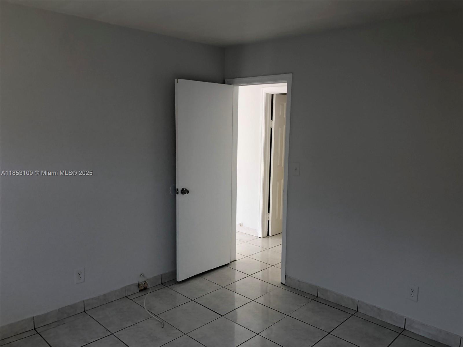 HOLLYWOOD - Residential Lease
