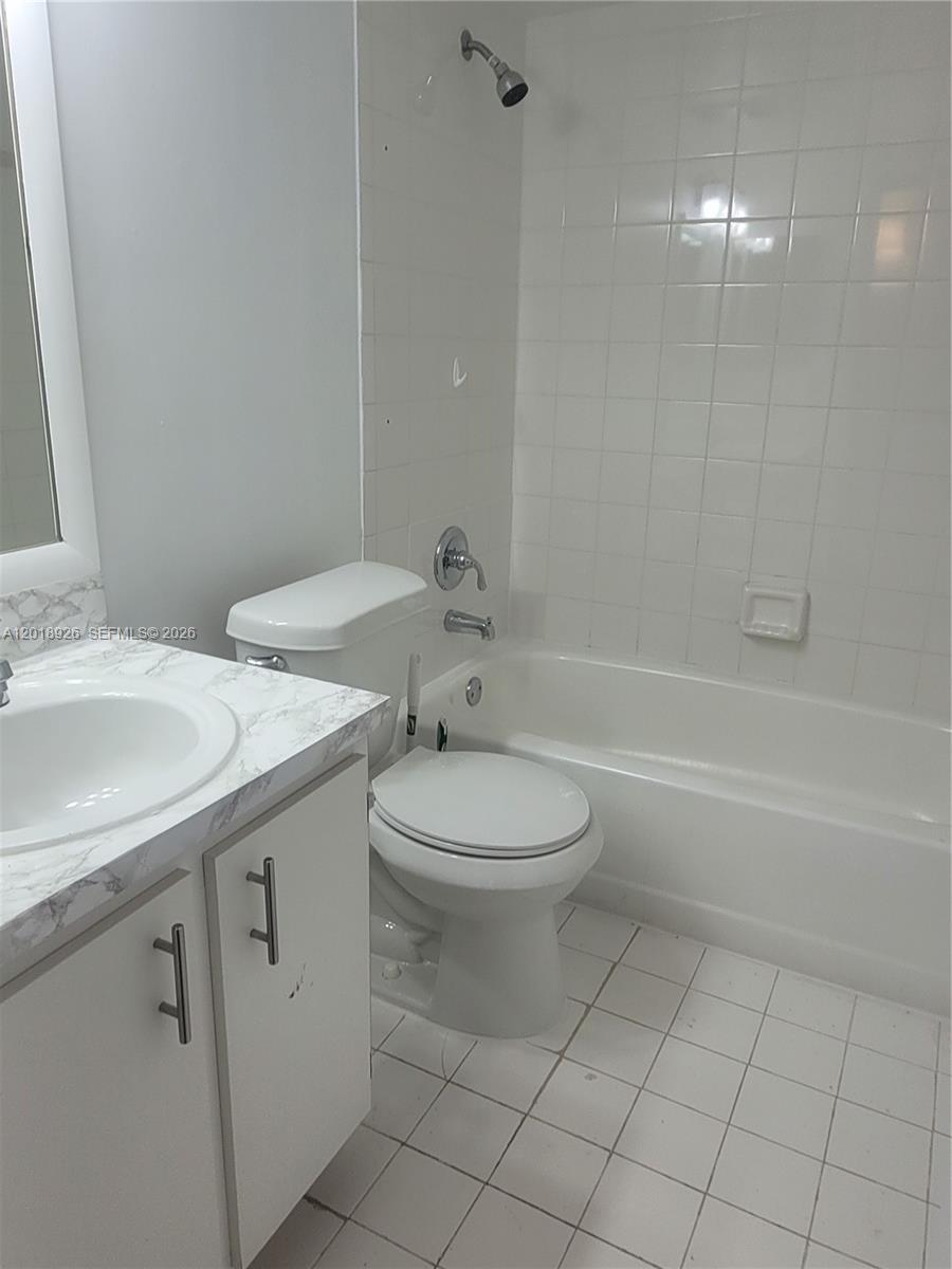 LAKES OF JACARANDA CONDO - Residential