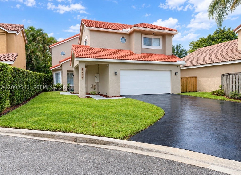 Photo of 10024 NW 4th St, Plantation, FL 33324 (MLS # A12092513)