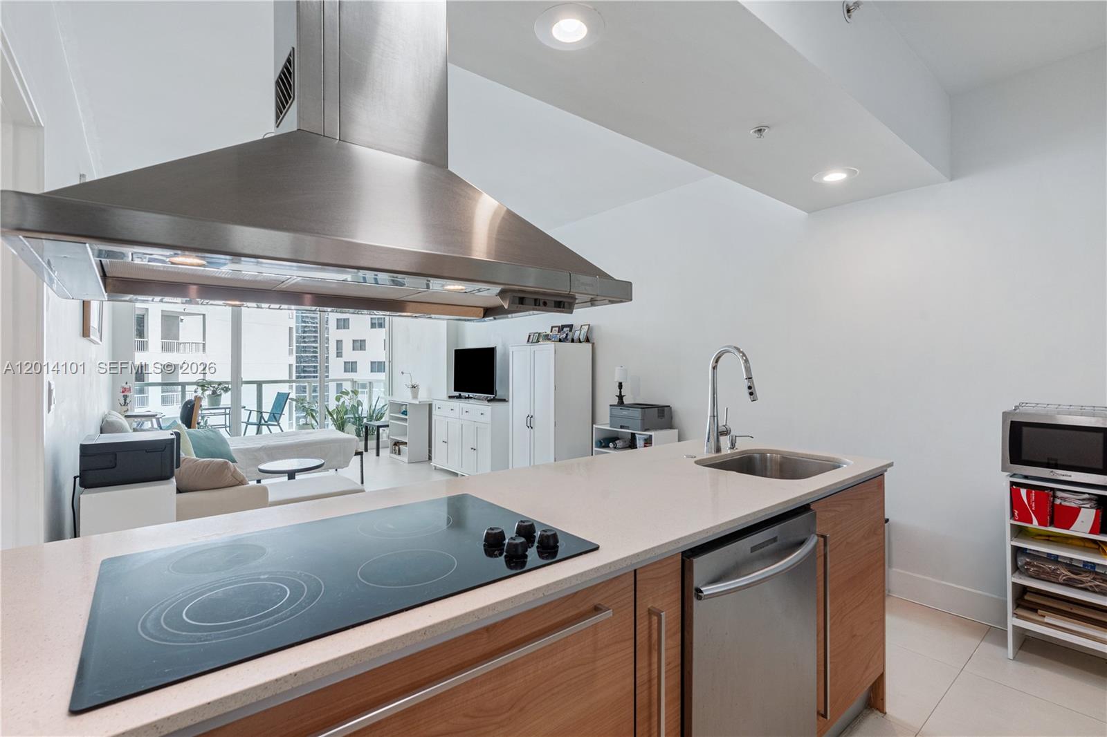THE EMERALD AT BRICKELL CO - Residential