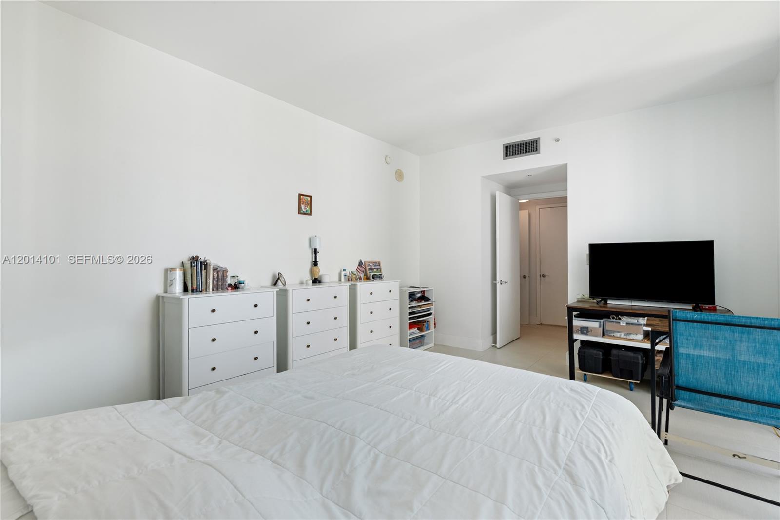 THE EMERALD AT BRICKELL CO - Residential
