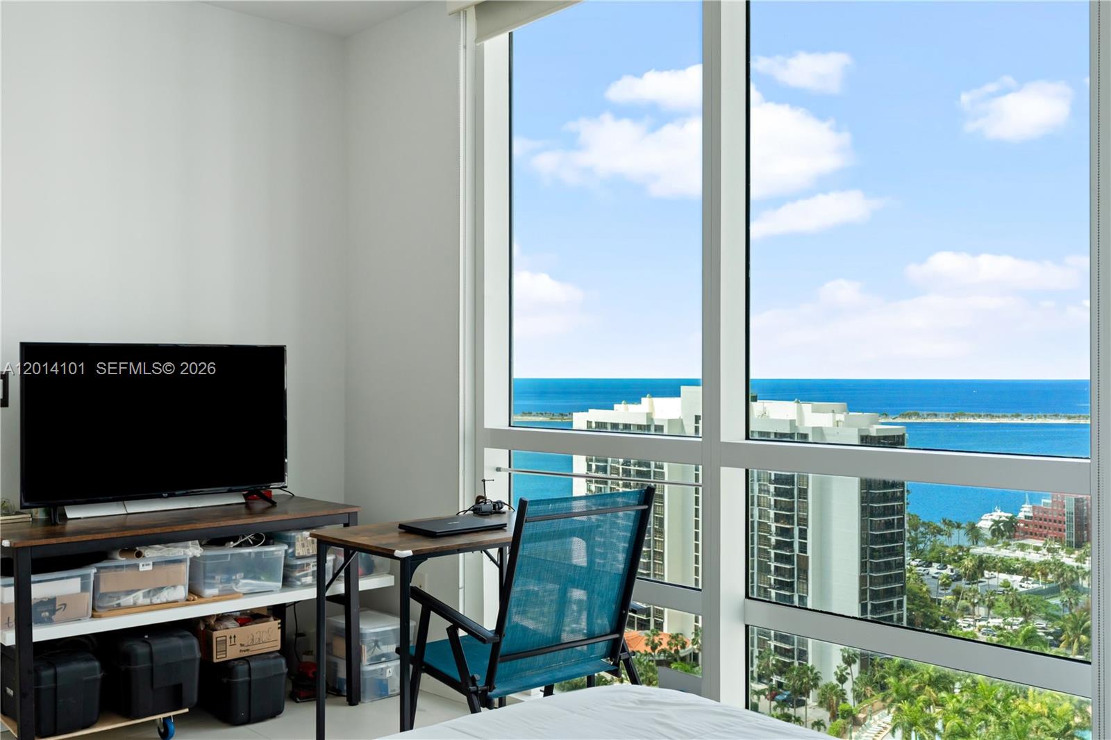 THE EMERALD AT BRICKELL CO - Residential