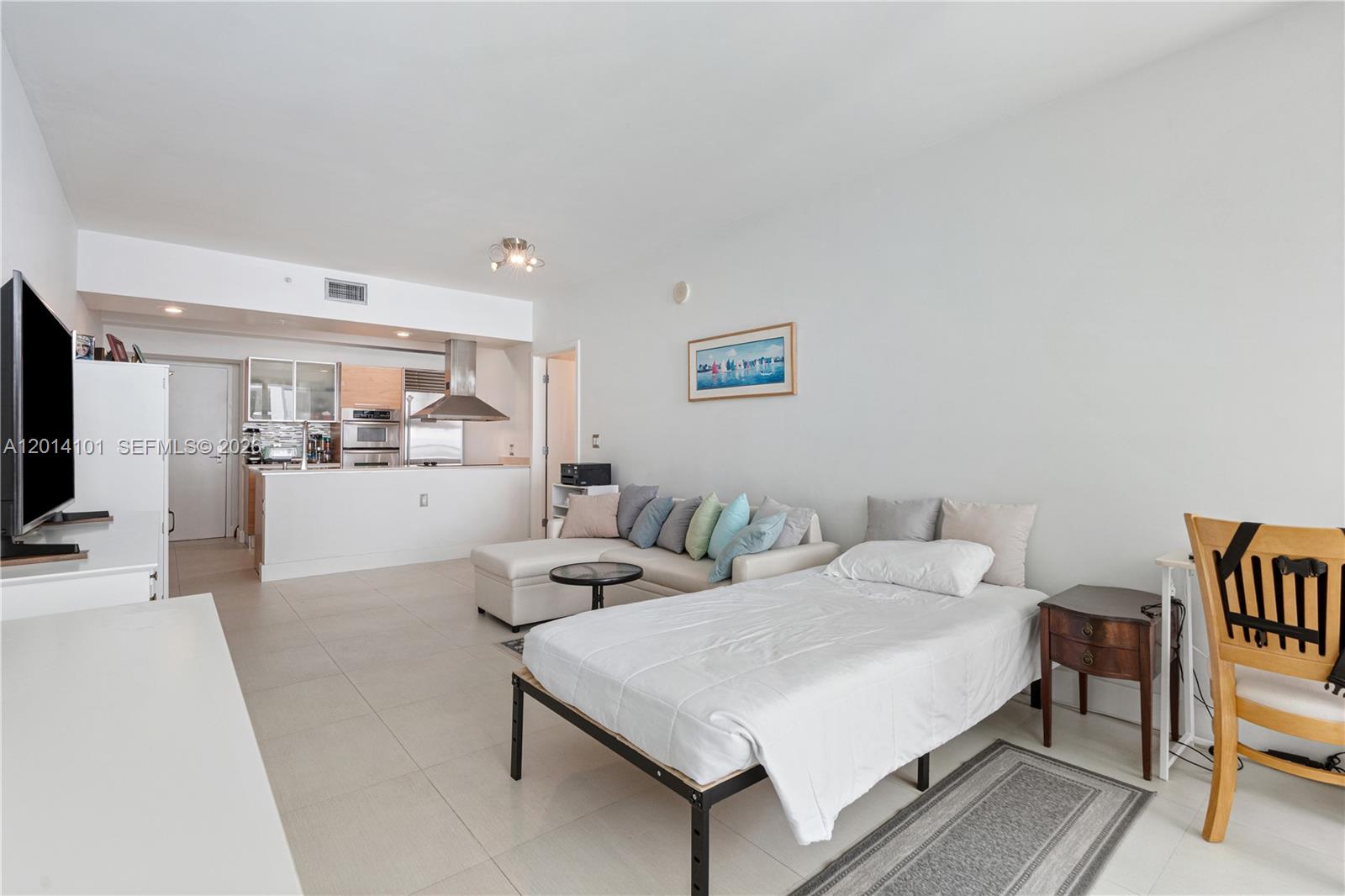 THE EMERALD AT BRICKELL CO - Residential