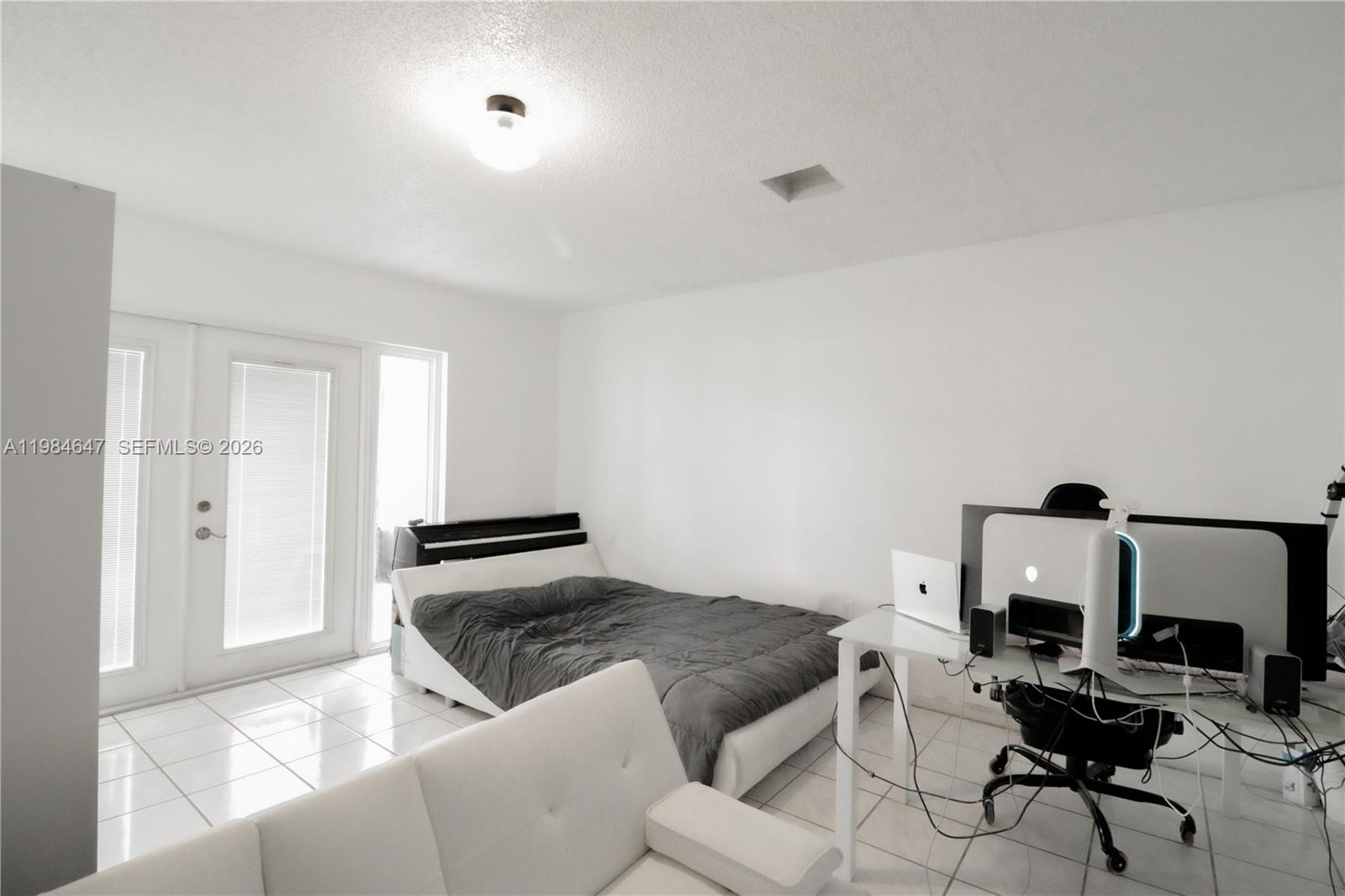 COUNTRY WALK WEST SEC 1 - Residential