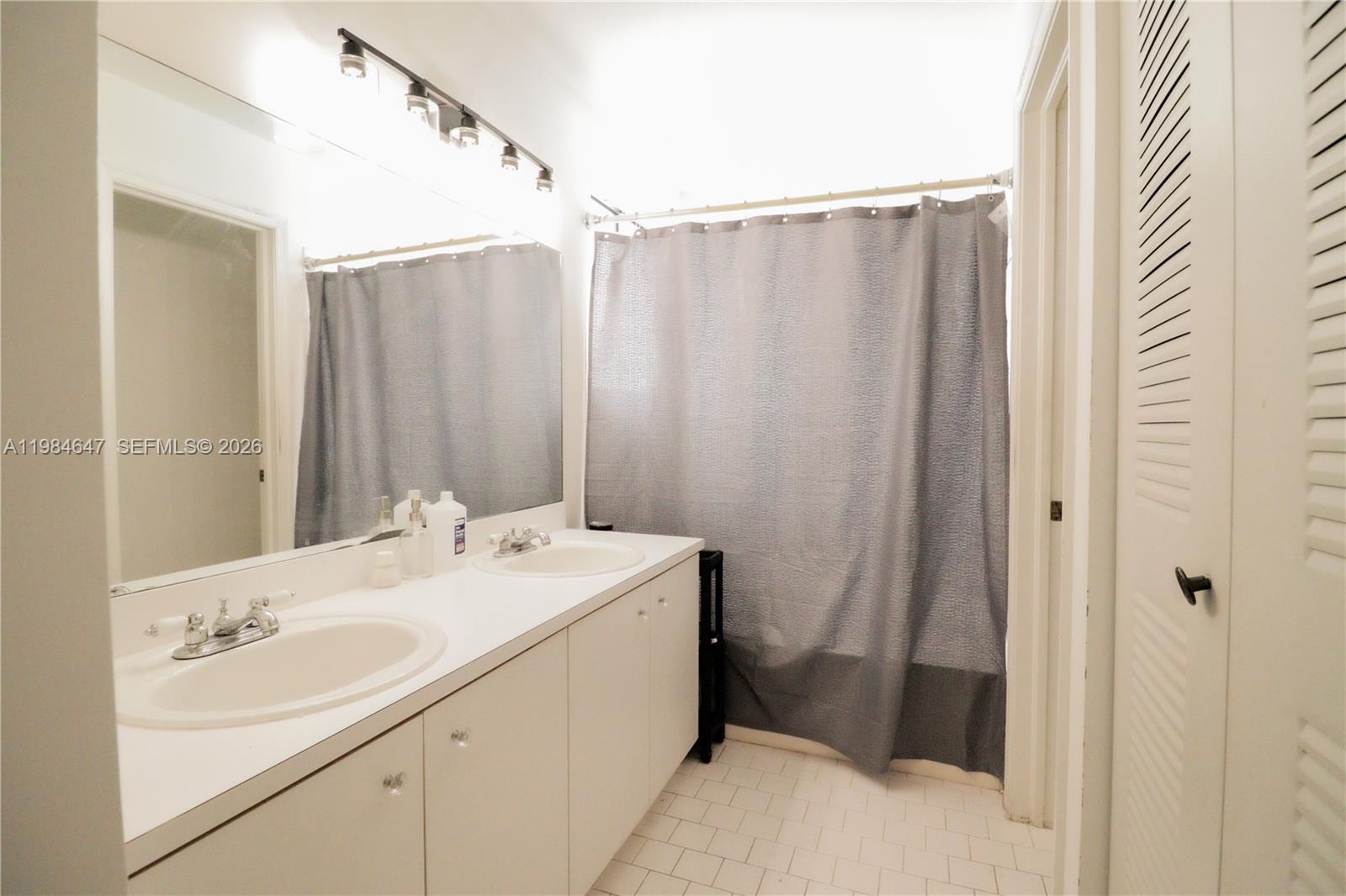 COUNTRY WALK WEST SEC 1 - Residential