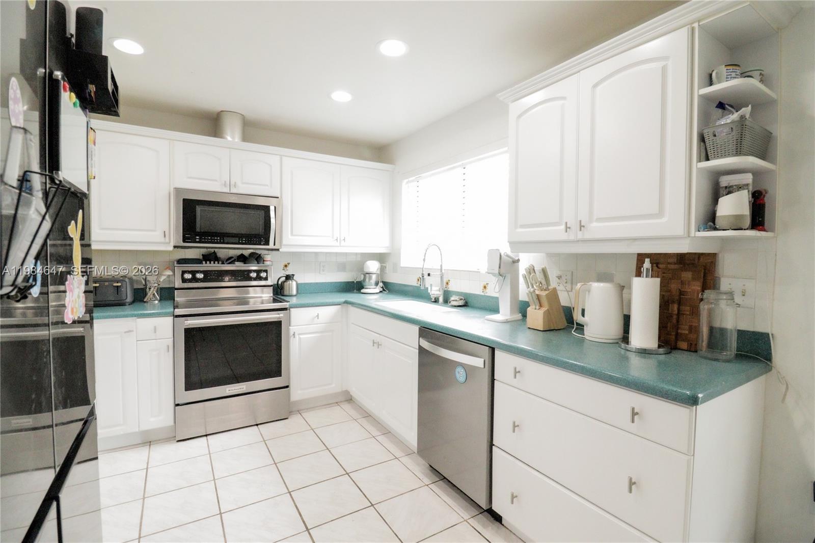 COUNTRY WALK WEST SEC 1 - Residential