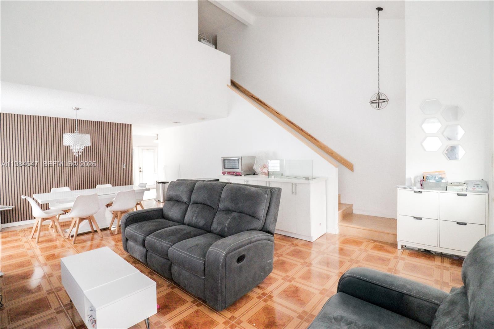 COUNTRY WALK WEST SEC 1 - Residential