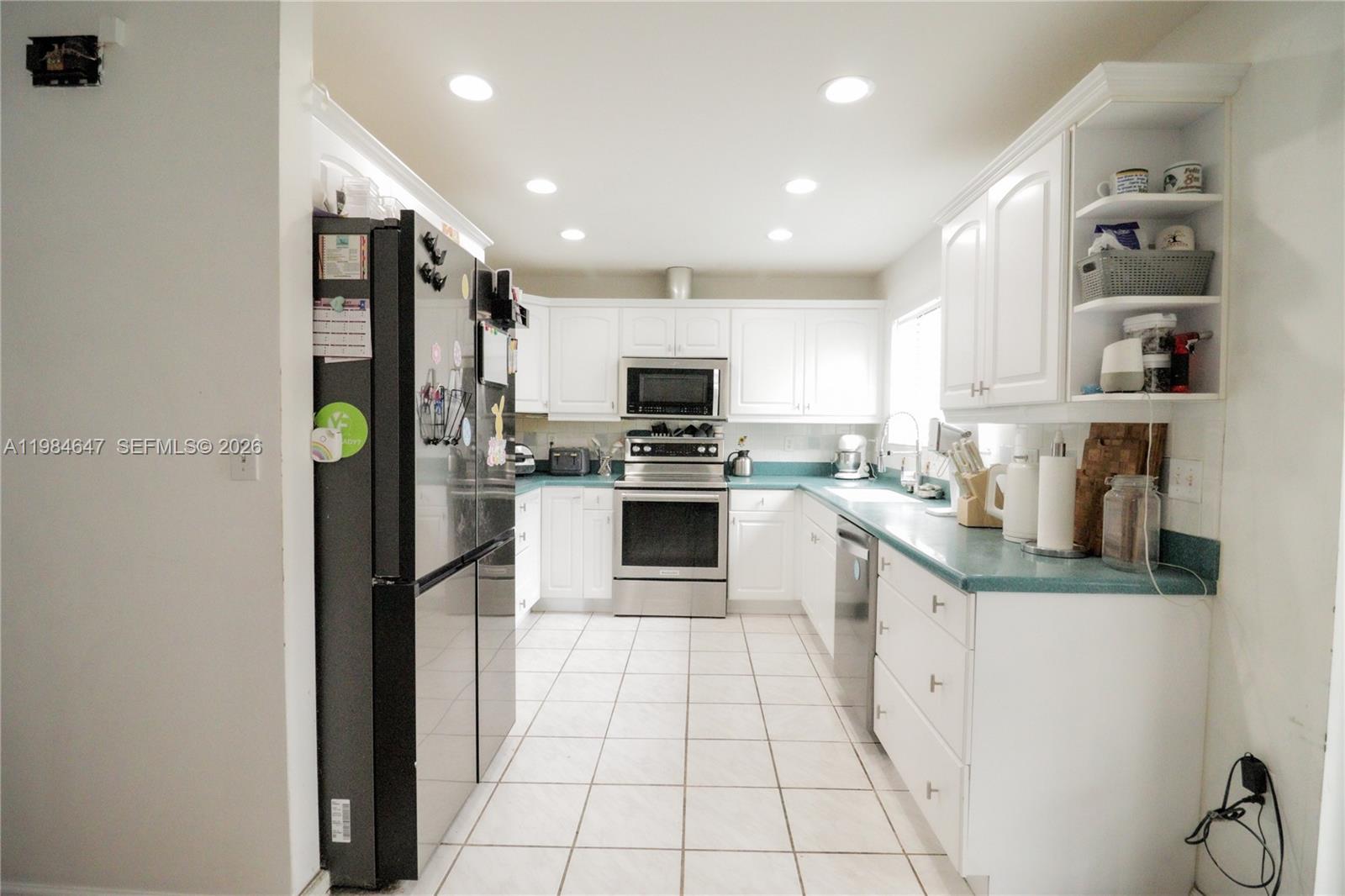 COUNTRY WALK WEST SEC 1 - Residential