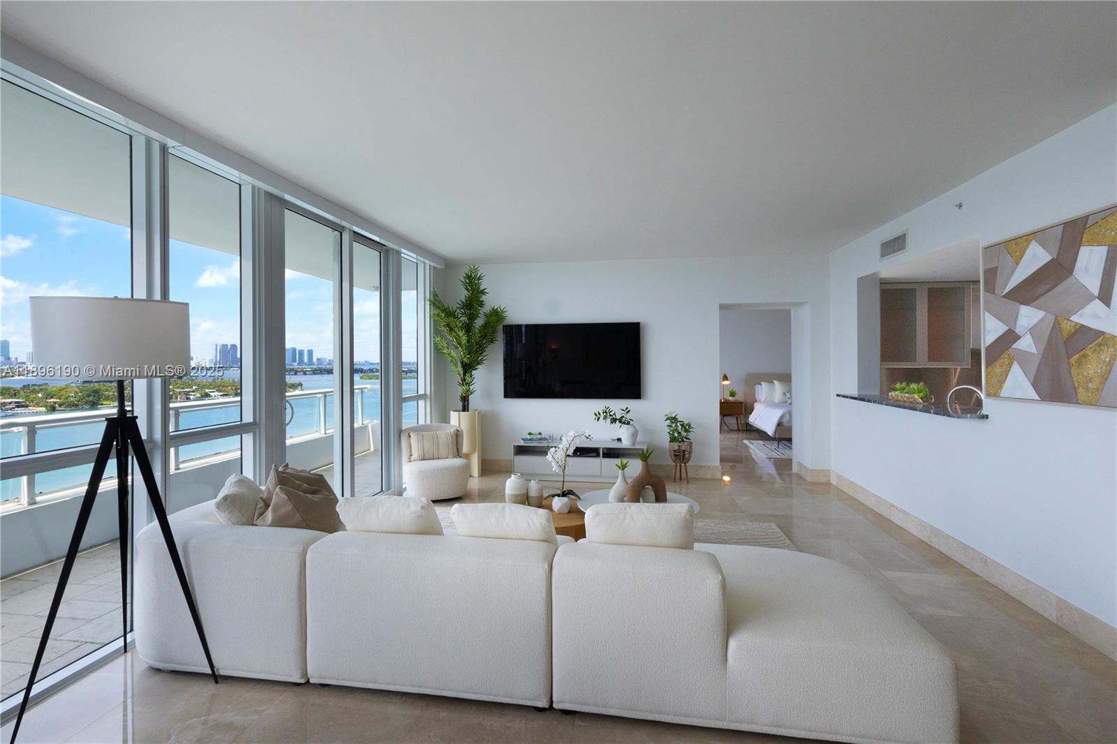 THE BENTLEY BAY CONDO - Residential Lease