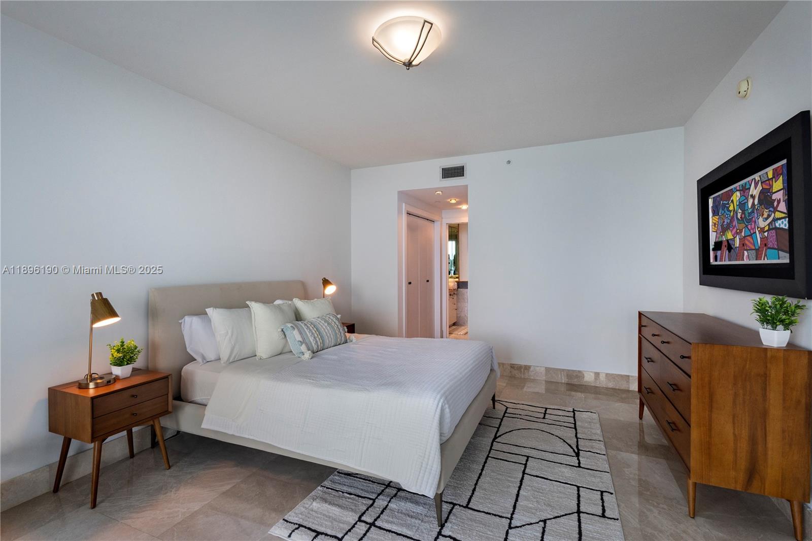 THE BENTLEY BAY CONDO - Residential Lease