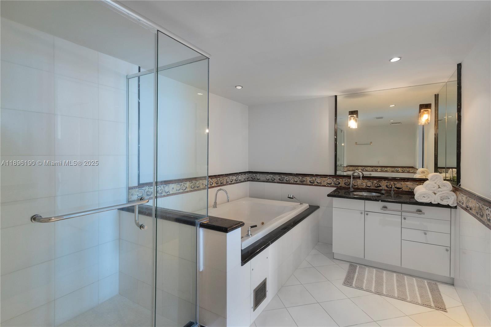 THE BENTLEY BAY CONDO - Residential Lease