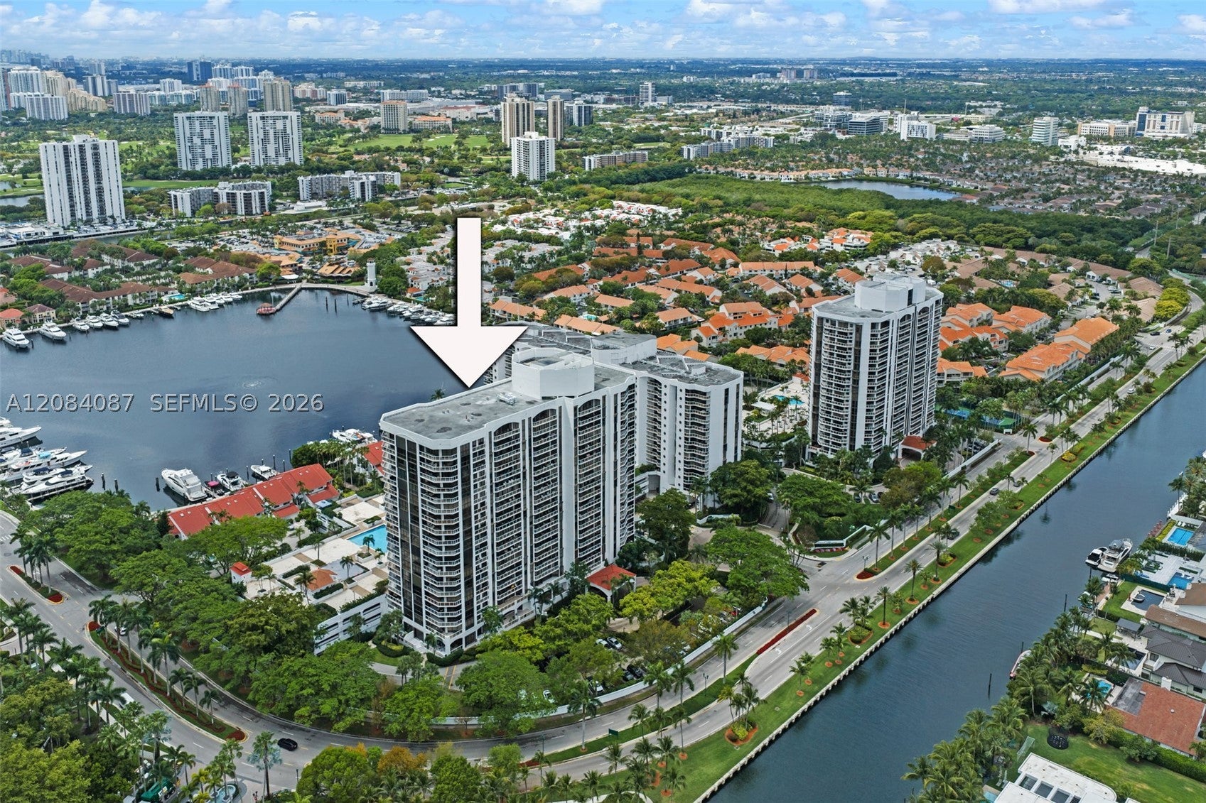 3640 Yacht Club 1807