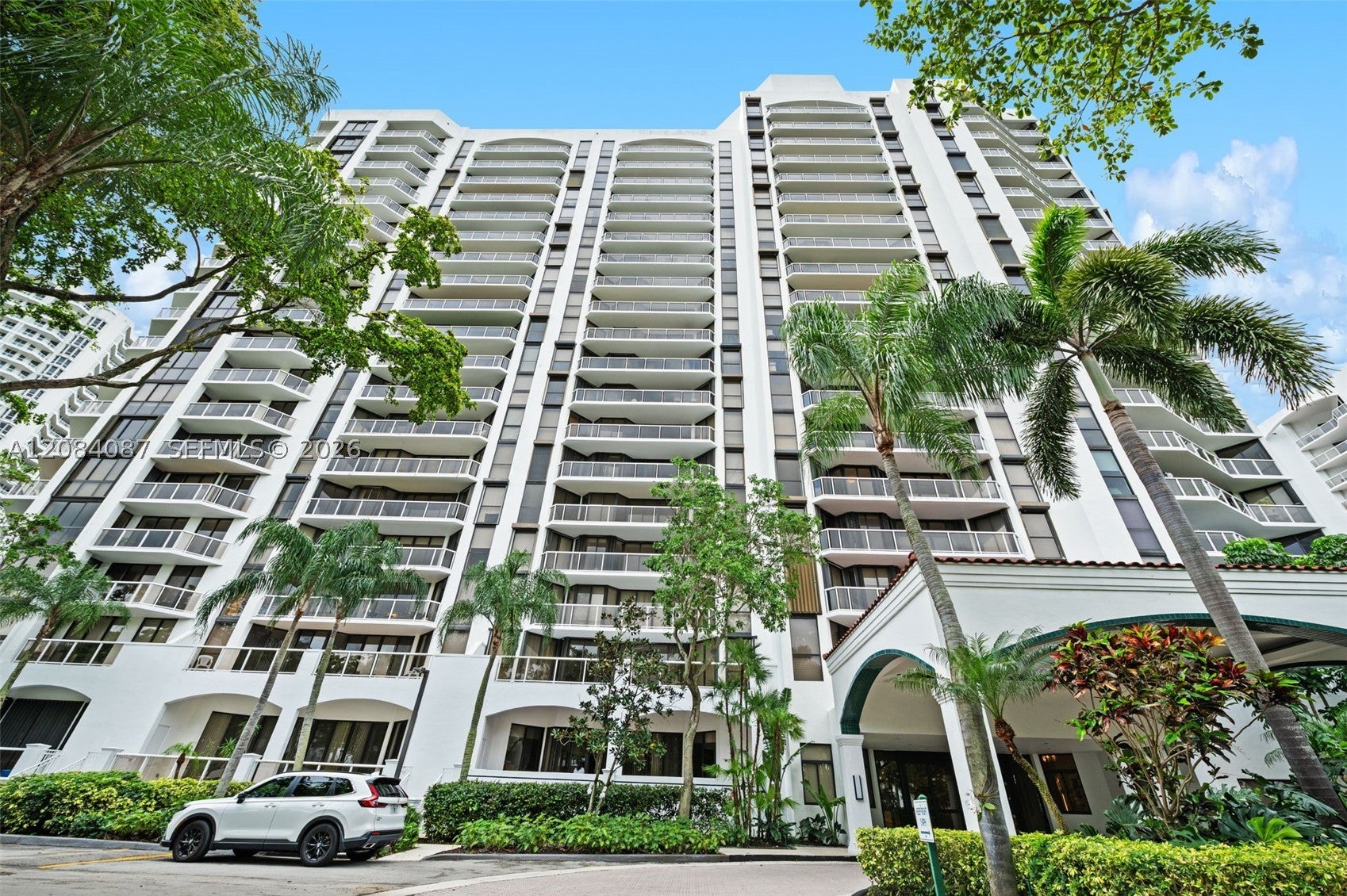 3640 Yacht Club 1807