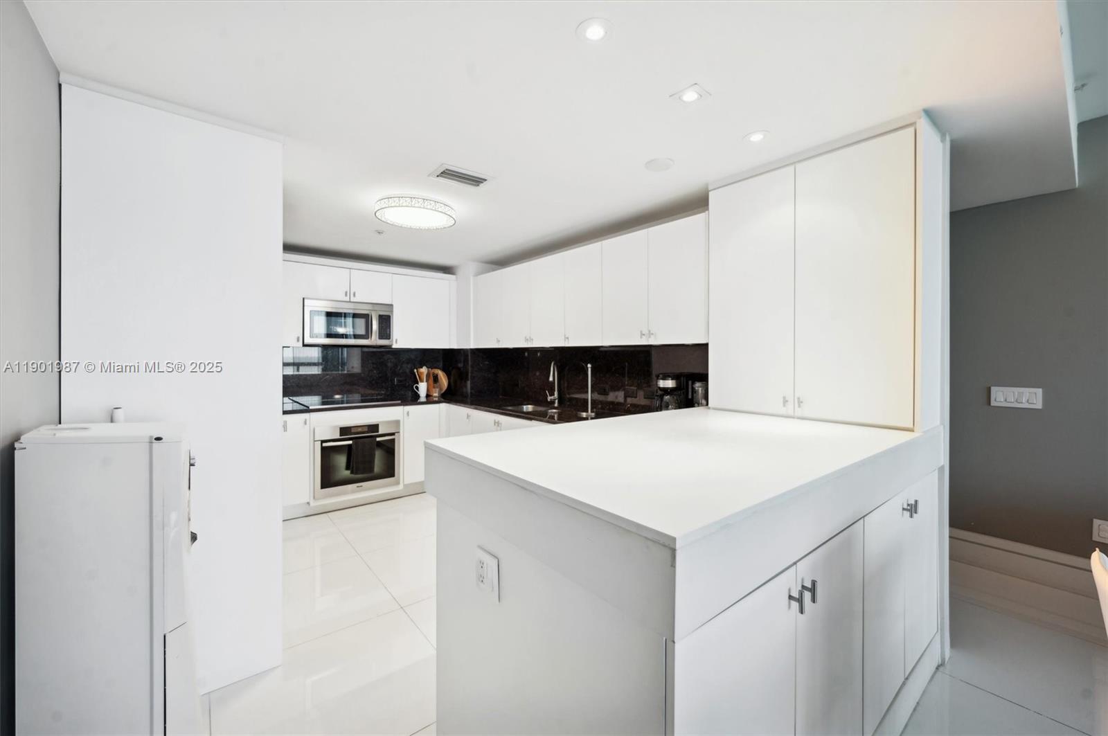 NORTH CARILLON BEACH COND - Residential