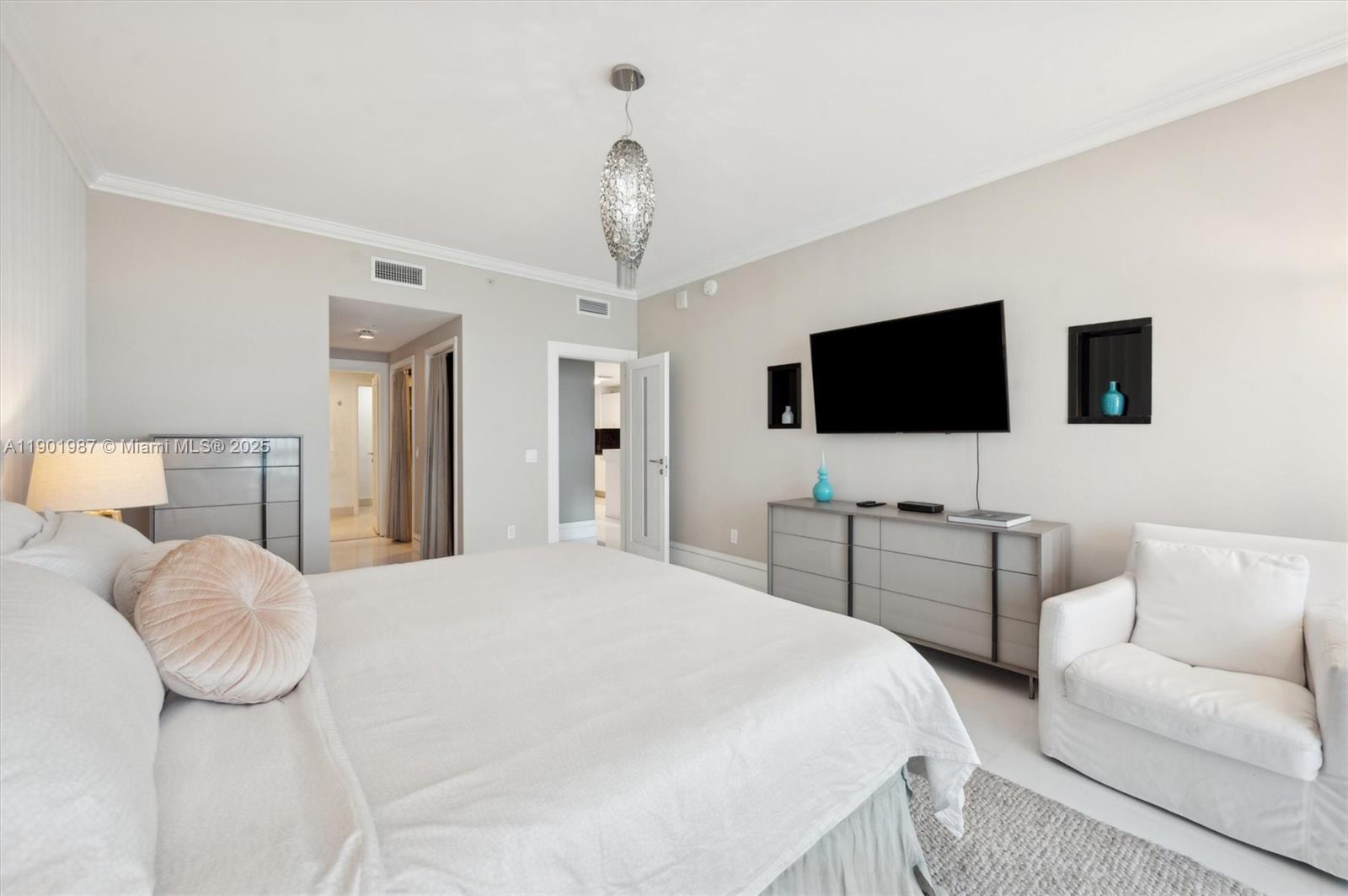 NORTH CARILLON BEACH COND - Residential