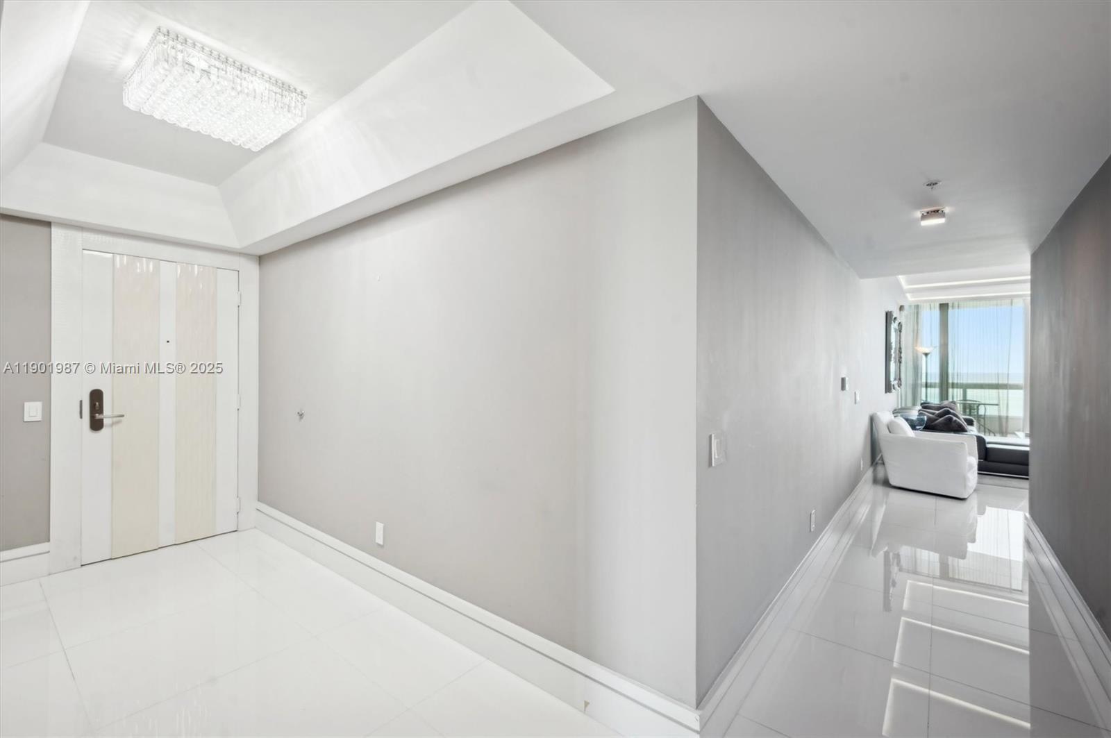 6899 Collins Ave 702