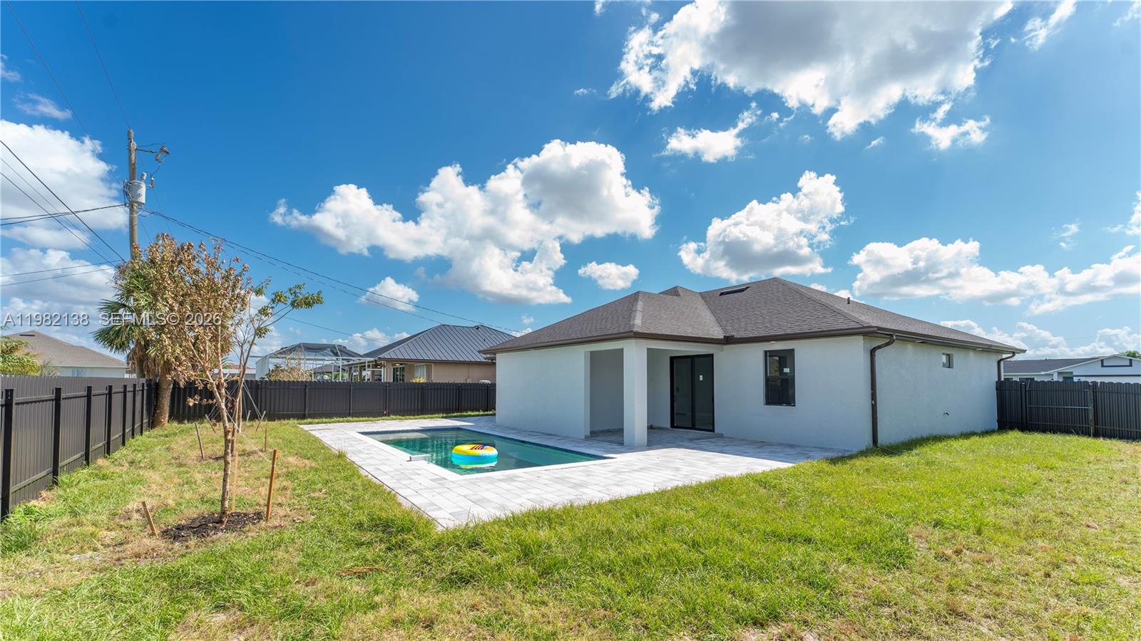 CAPE CORAL - Residential