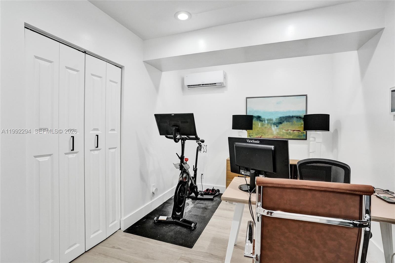 COUNTRY ADDRESS - Residential