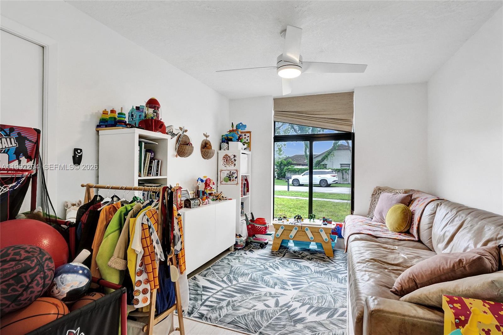 COUNTRY ADDRESS - Residential