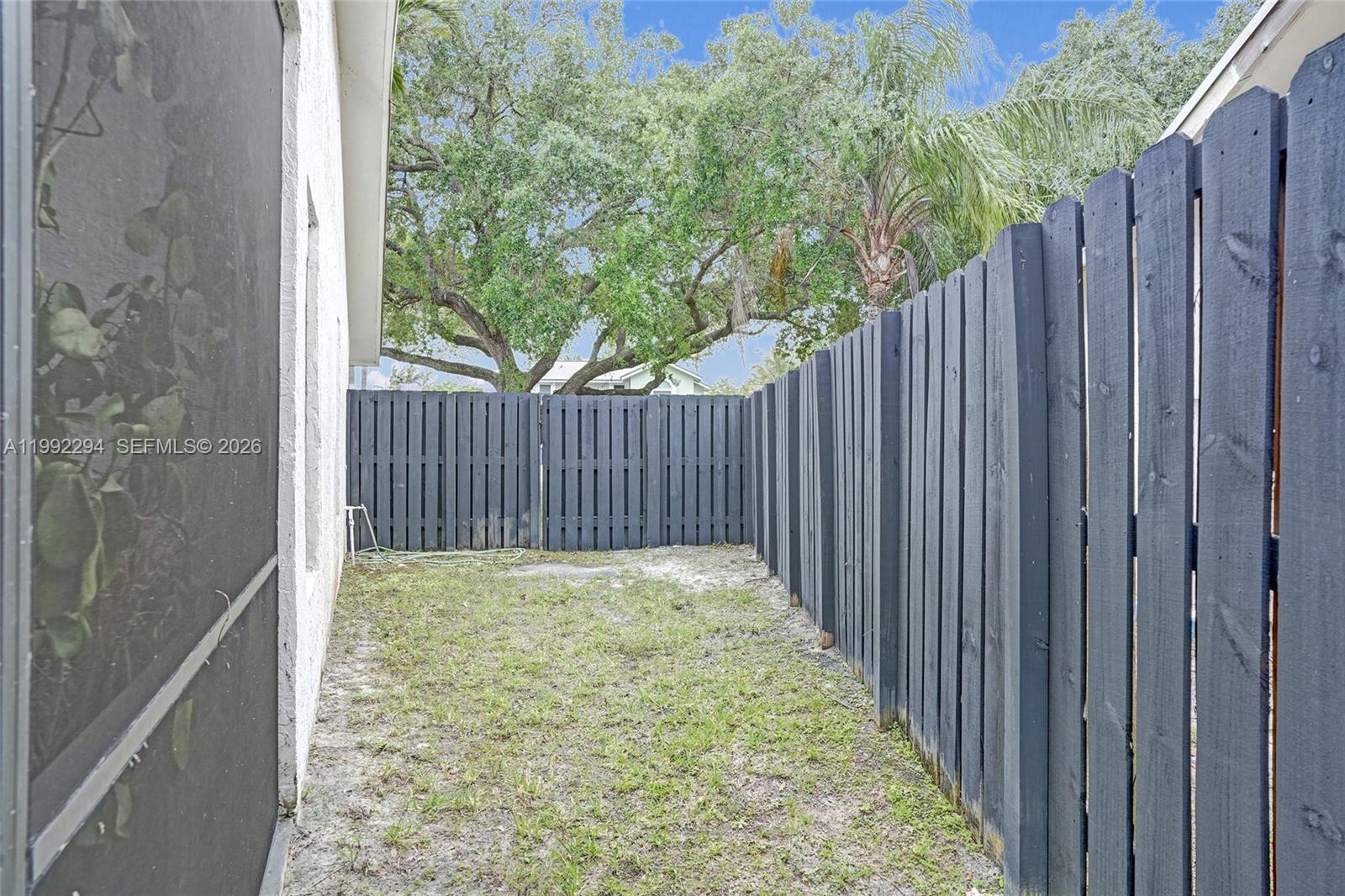 COUNTRY ADDRESS - Residential