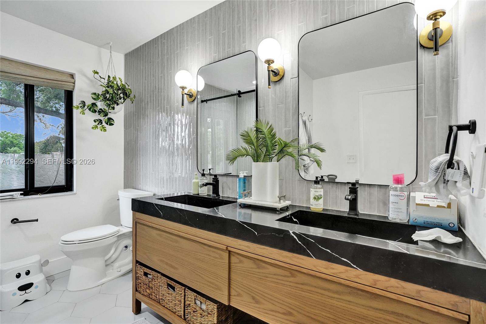 COUNTRY ADDRESS - Residential