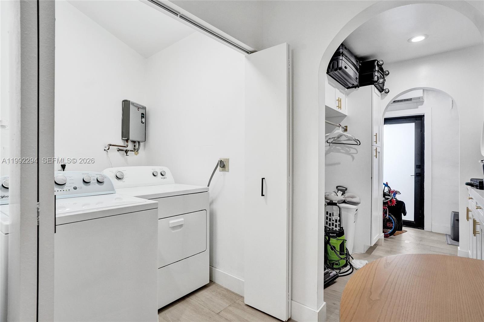 COUNTRY ADDRESS - Residential