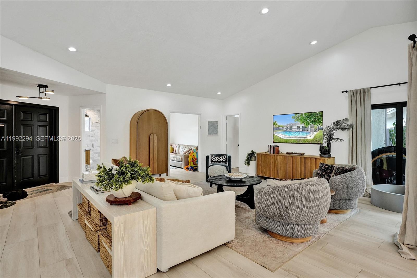 COUNTRY ADDRESS - Residential