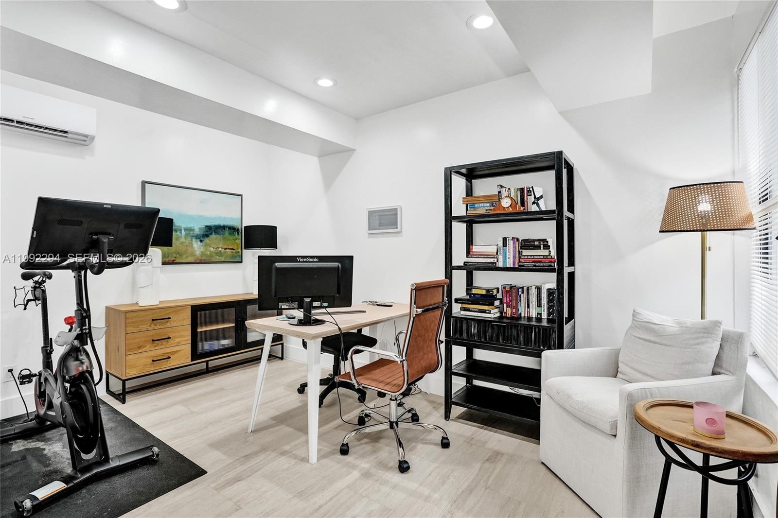 COUNTRY ADDRESS - Residential