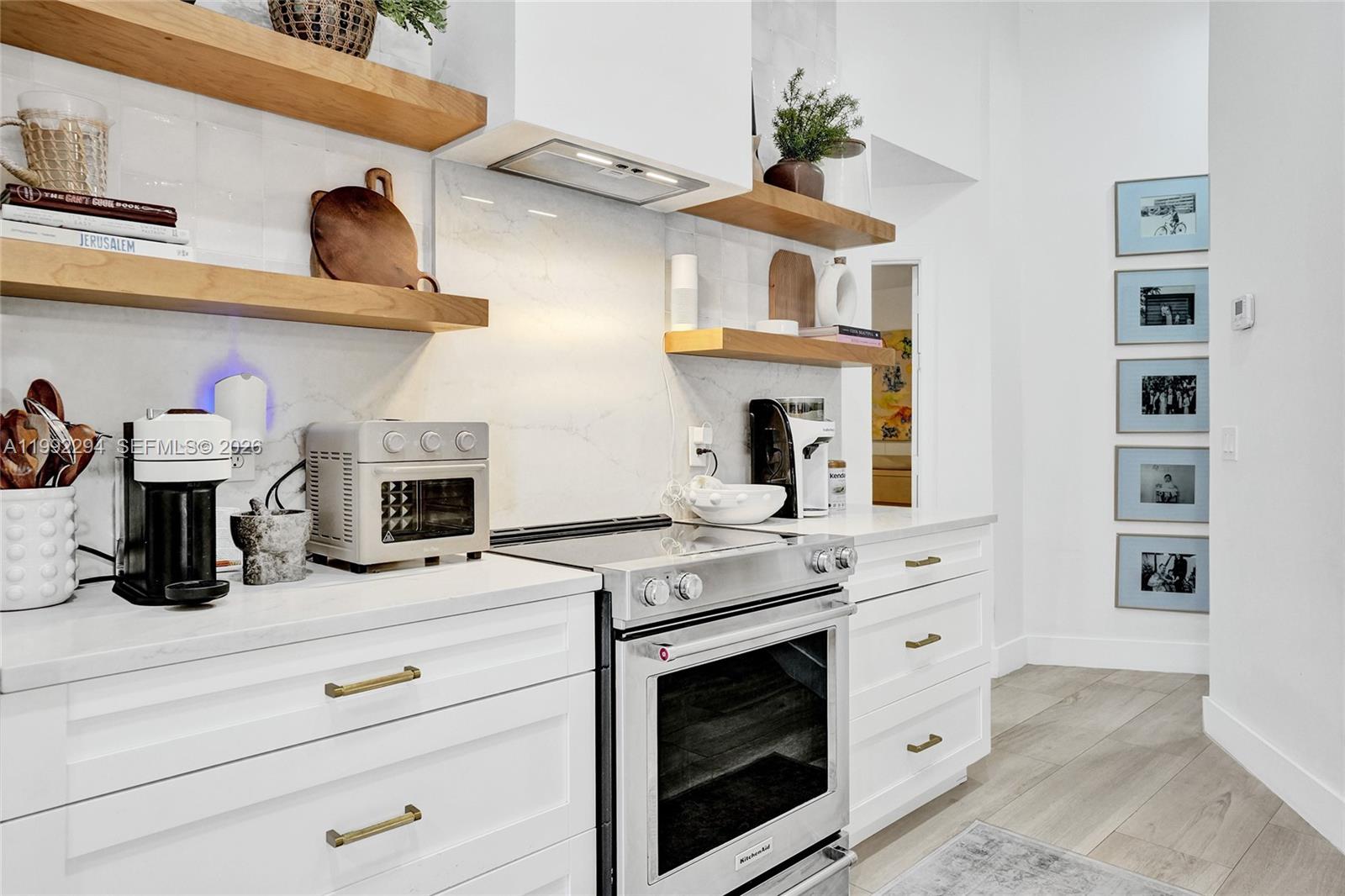 COUNTRY ADDRESS - Residential