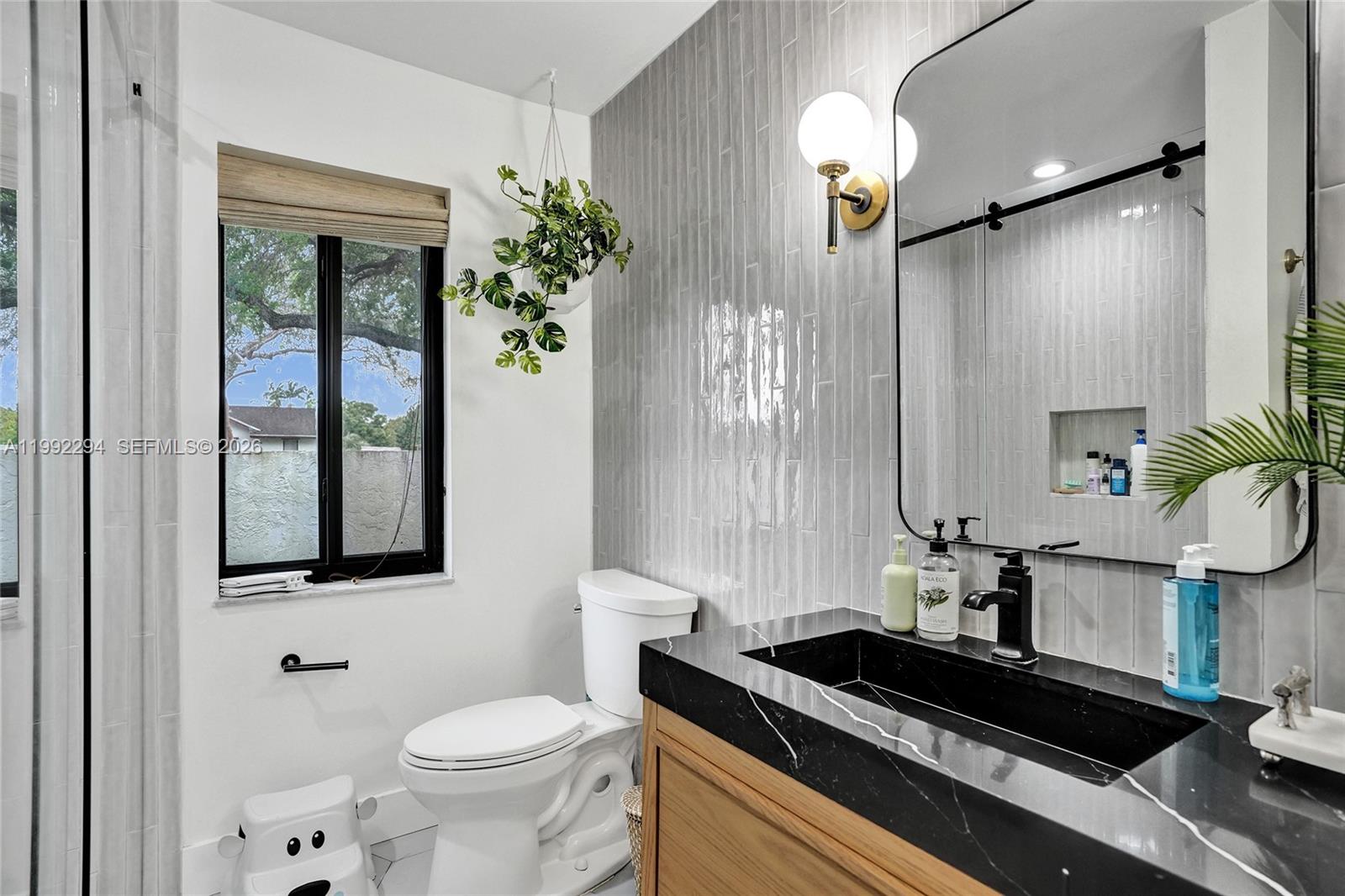 COUNTRY ADDRESS - Residential