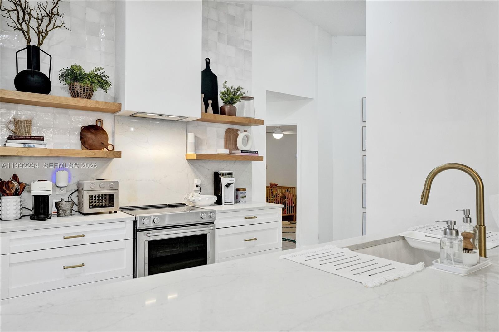 COUNTRY ADDRESS - Residential