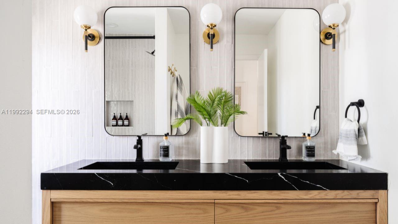 COUNTRY ADDRESS - Residential