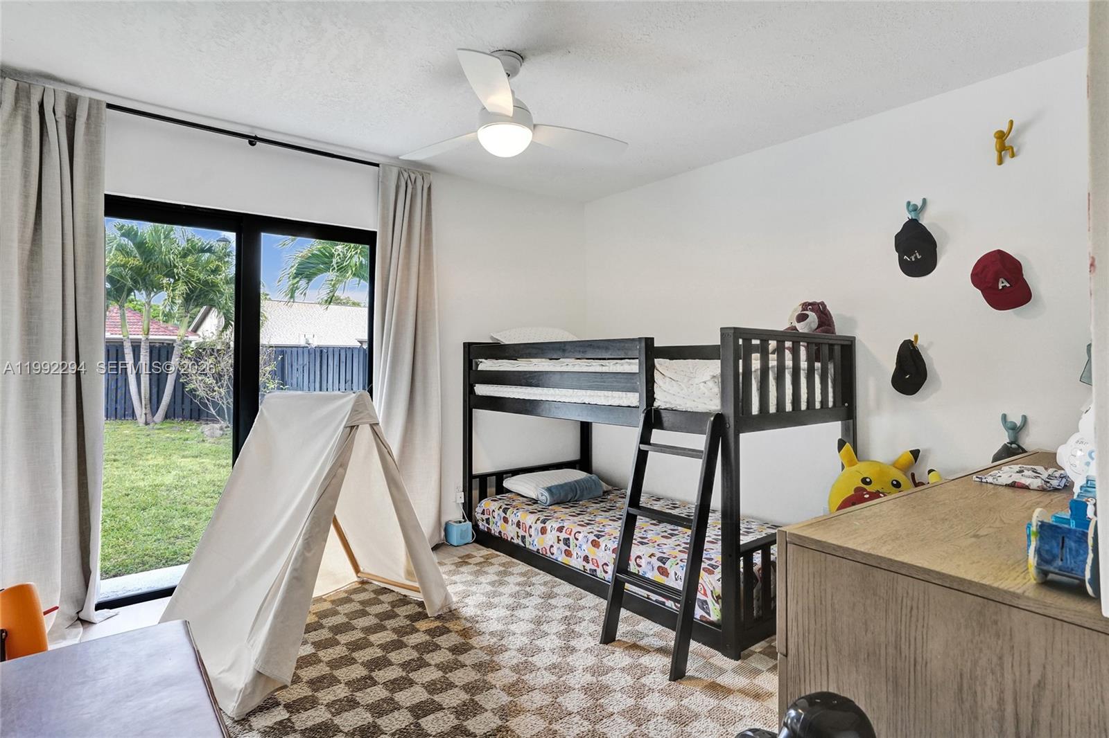 COUNTRY ADDRESS - Residential