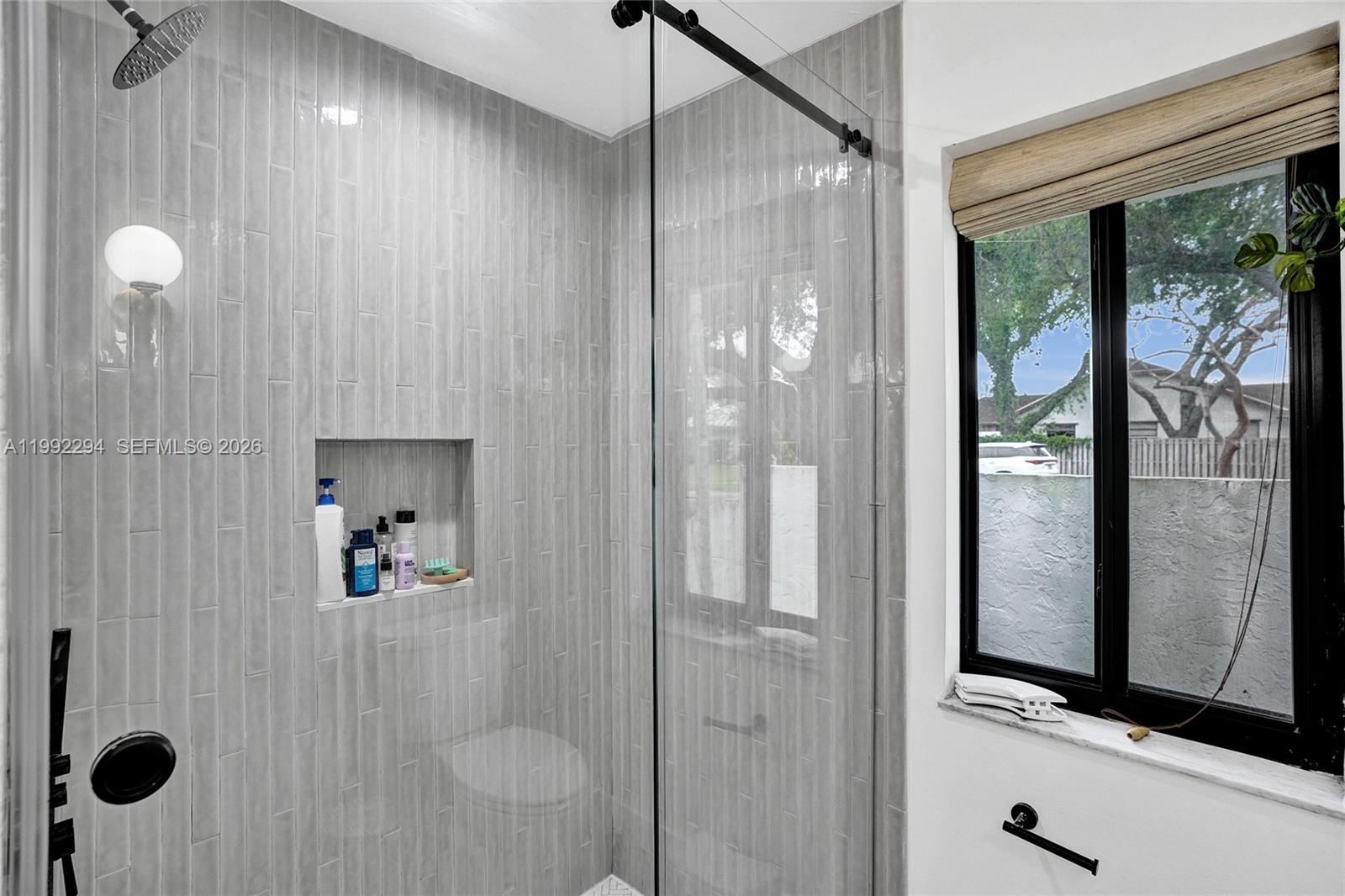 COUNTRY ADDRESS - Residential