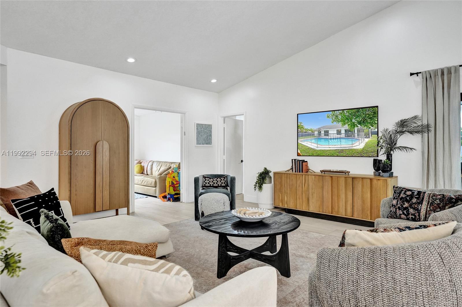 COUNTRY ADDRESS - Residential